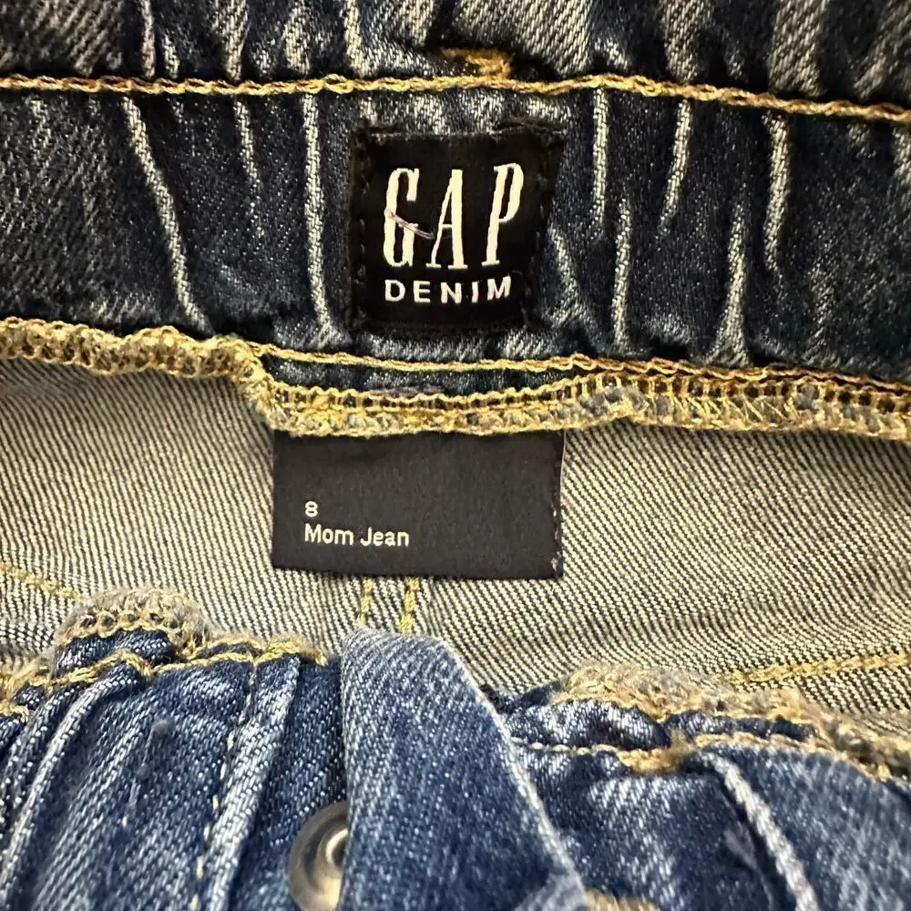 Gap Mom Jean sz 8 Medium Wash Jeans